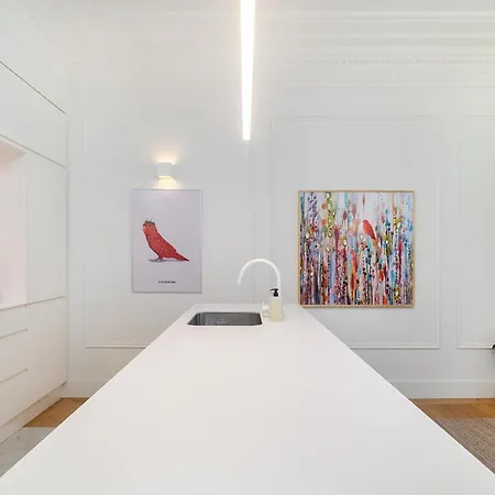Whome Timeless Design Meets Convenience Apartman