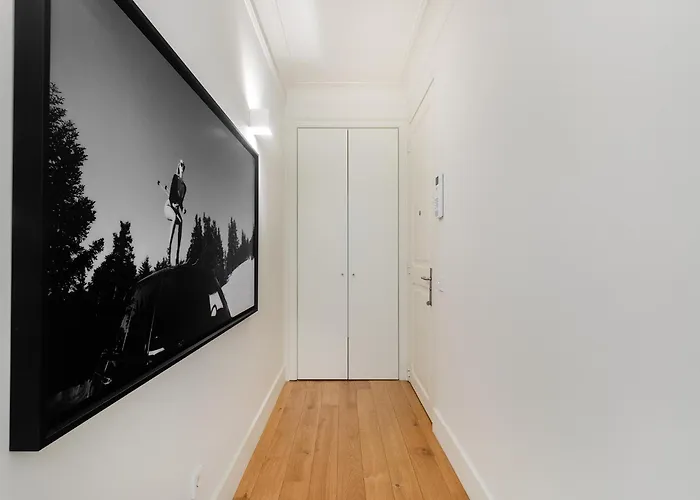 Whome Timeless Design Meets Convenience Apartament *