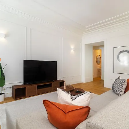 Apartment Whome Timeless Design Meets Convenience Lisbon