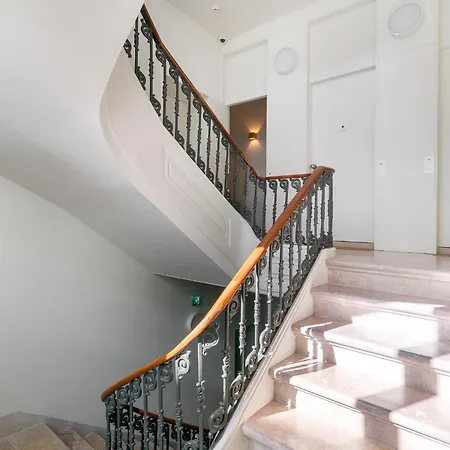 Апартаменты Whome Timeless Design Meets Convenience