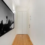 Whome Timeless Design Meets Convenience Apartament *